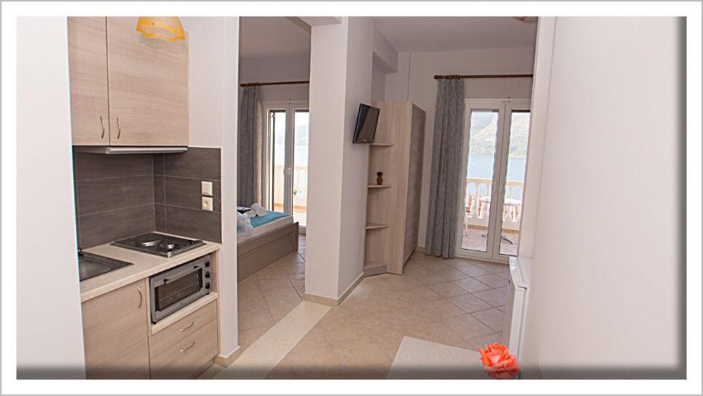 Blue Bay Apartments Sívota Exterior foto